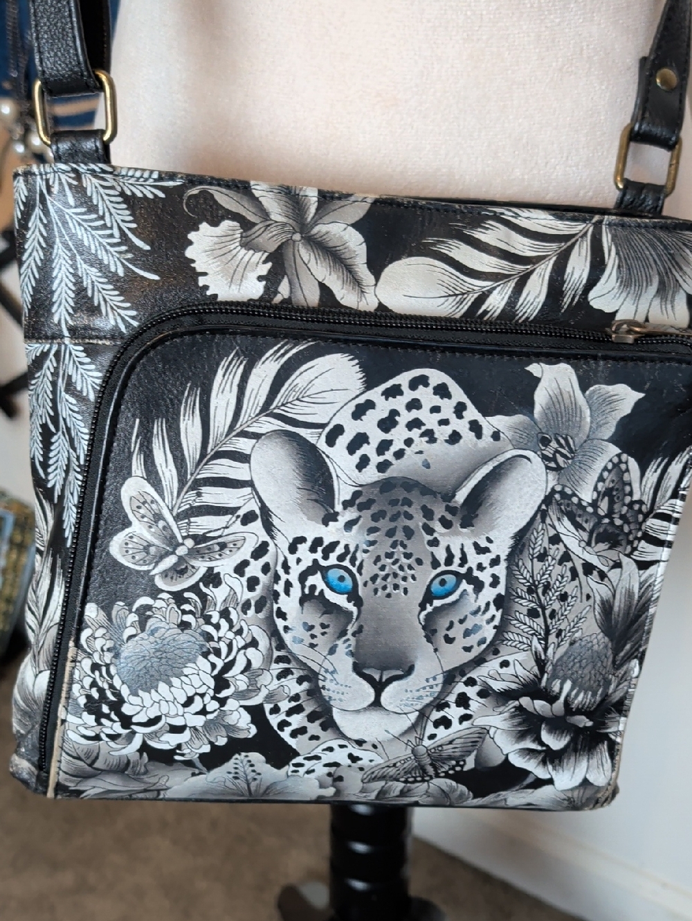 Anuschka Expandable Travel Crossbody 550 Hand-painted Leather RFID Blocker